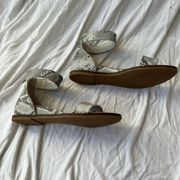 New 💖Seychelles Leather Snake Print Ankle Strap Lofty Sandals - 8.5 - Picture 9 of 12